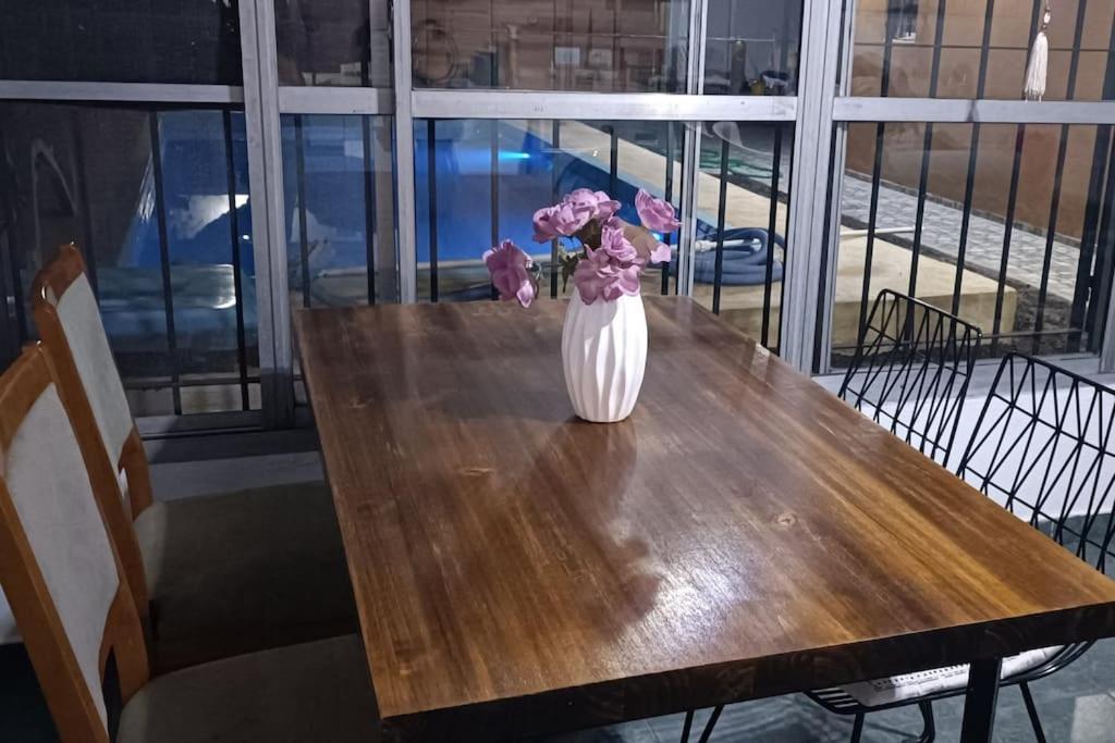 Casa Olivia- Alojamiento Con Piscina - Aeropuerto Ezeiza Eksteriør bilde